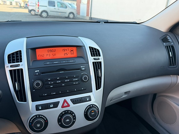 Kia Ceed 9 of 13