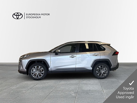 Toyota RAV4 4 of 5