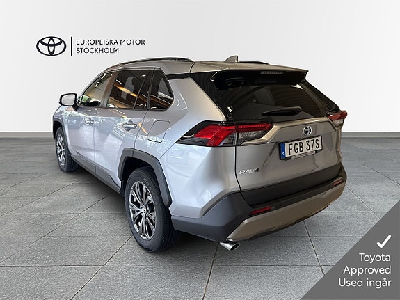 Toyota RAV4 3 of 5
