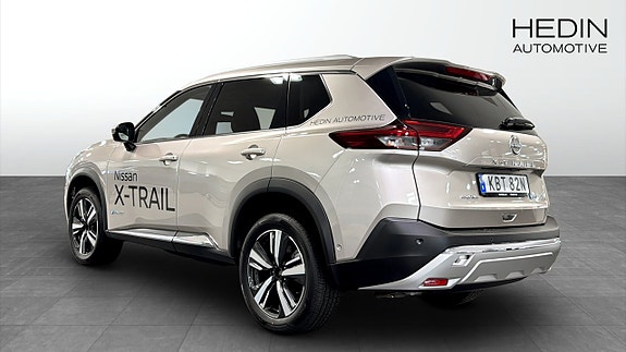 Nissan X-Trail 2 of 5