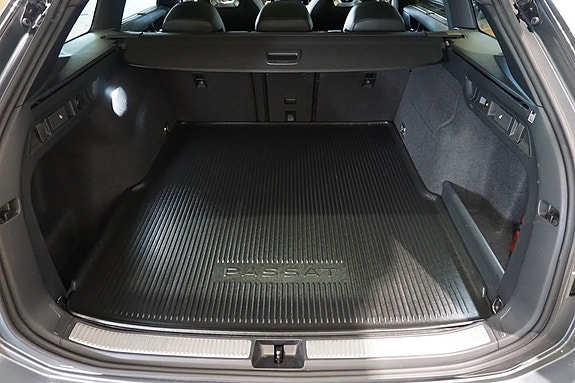 Volkswagen Passat 13 of 13