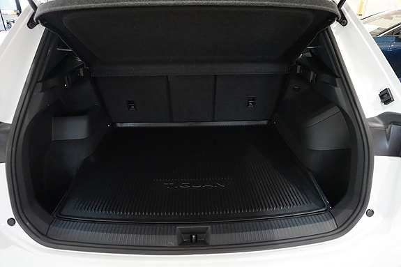 Volkswagen Tiguan 12 of 12