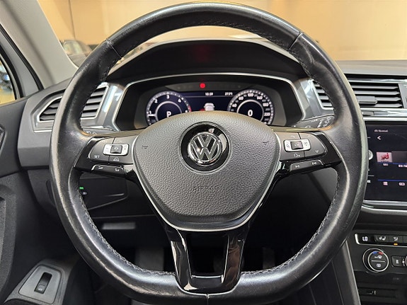 Volkswagen Tiguan 12 of 21