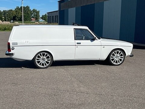 Volvo 145 3 of 5