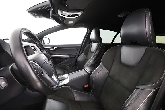 Volvo V60 11 of 30