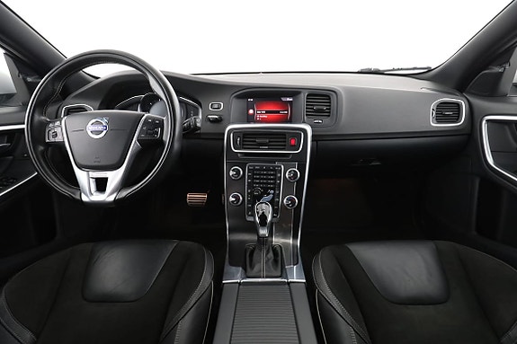 Volvo V60 13 of 30