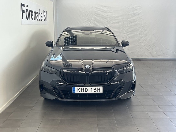 BMW i5 2 of 5