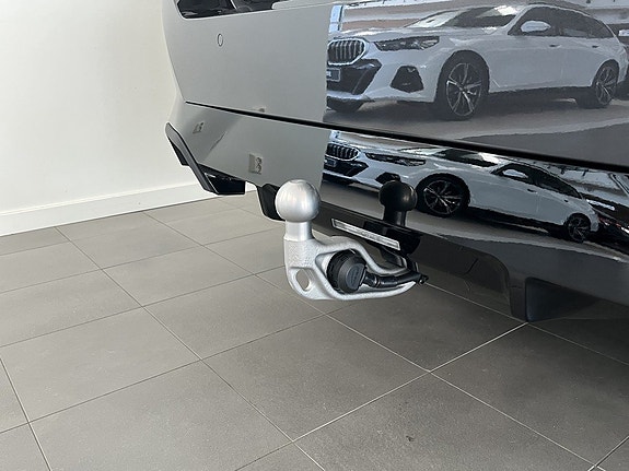 BMW i5 14 of 16