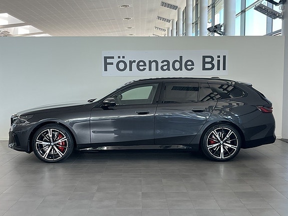BMW i5 3 of 5