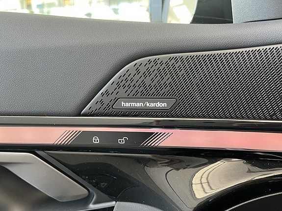 BMW i5 8 of 16
