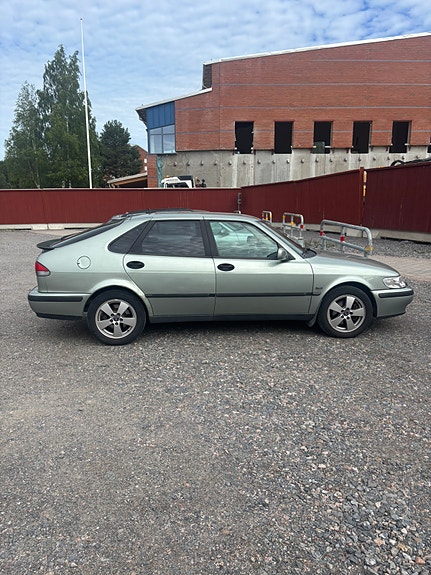 Saab 9-3 2 of 5