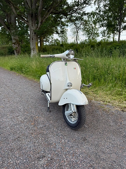 Vespa TOURING 4 2 of 2
