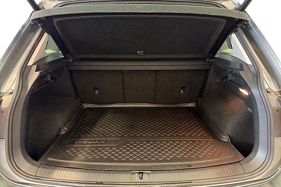 Volkswagen Tiguan 16 of 21