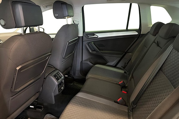 Volkswagen Tiguan 14 of 21