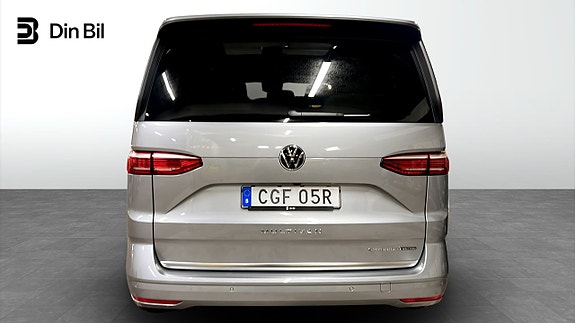 Volkswagen Multivan 5 of 5
