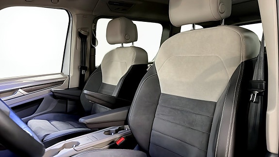 Volkswagen Multivan 8 of 14