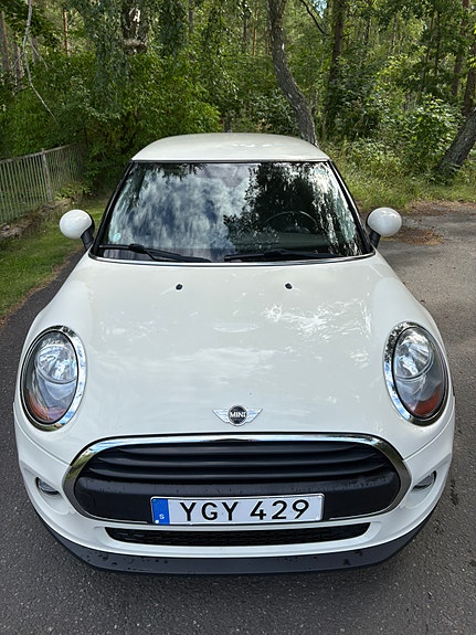 MINI One 2 of 5