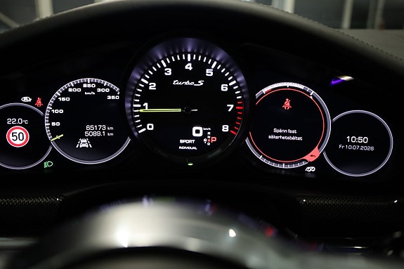Porsche Panamera Turbo S 16 of 19