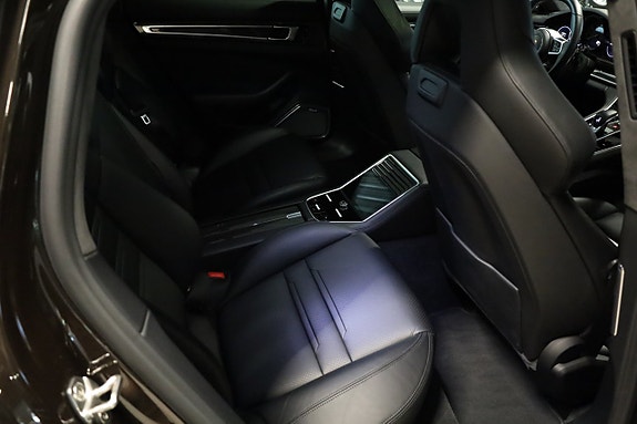 Porsche Panamera Turbo S 14 of 19