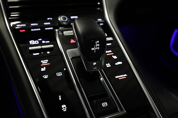 Porsche Panamera Turbo S 18 of 19