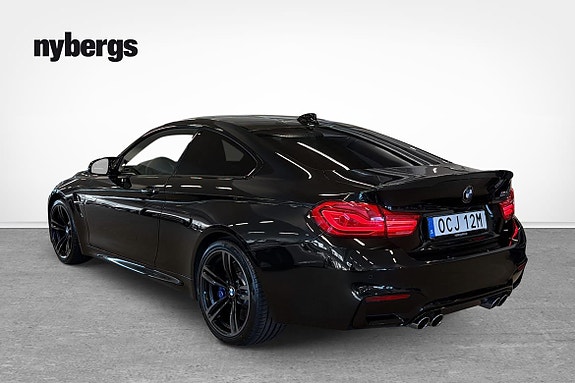 BMW M4 3 of 5