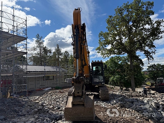 Grävmaskin Hyundai HX220L med tillbehör 6 of 27