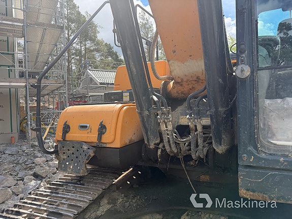 Grävmaskin Hyundai HX220L med tillbehör 16 of 27