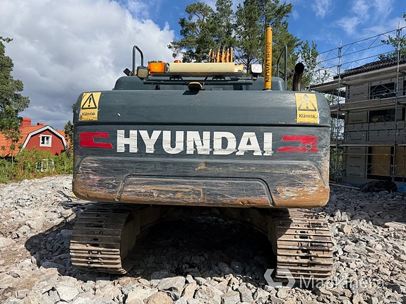 Grävmaskin Hyundai HX220L med tillbehör 9 of 27