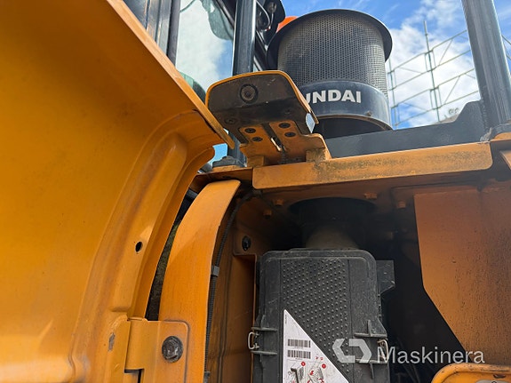 Grävmaskin Hyundai HX220L med tillbehör 27 of 27