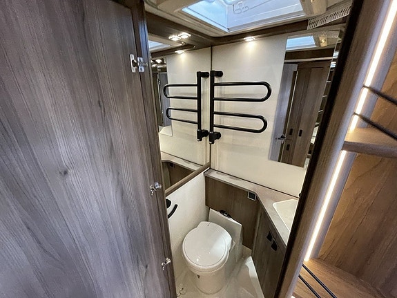Kabe Royal 560 GLE KS /Queens-bed/ALDE/Panorama/Ugn/Micro/2495kr/månad 8 of 15