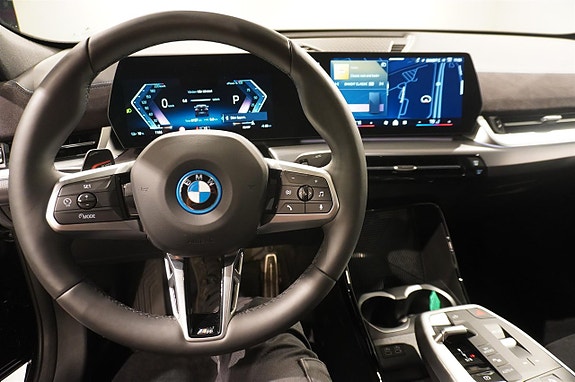 BMW iX2 16 of 17