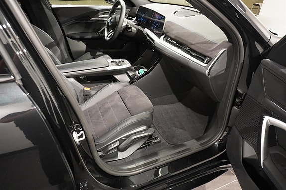 BMW iX2 15 of 17