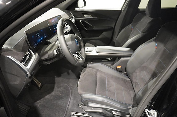 BMW iX2 14 of 17