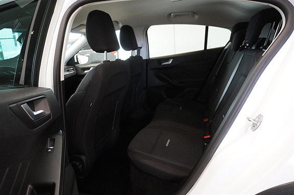 Ford Focus 5 of 12