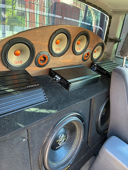 Nissan King Cab 6 of 7