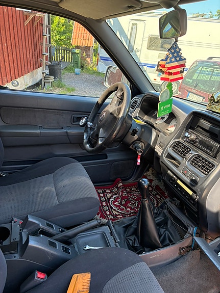 Nissan King Cab 5 of 7