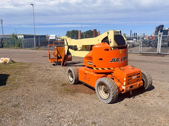 JLG M 450 AJ 2 of 5
