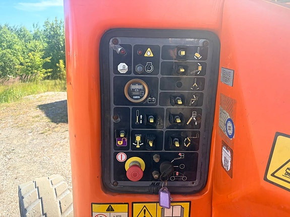 JLG M 450 AJ 9 of 12