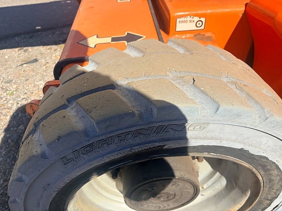 JLG M 450 AJ 8 of 12