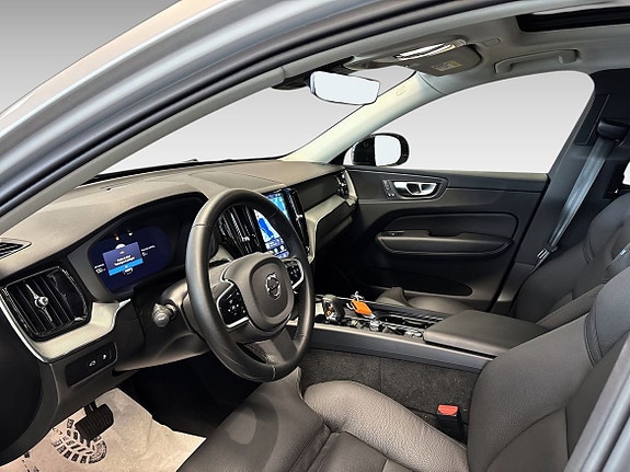 Volvo XC60 8 of 13