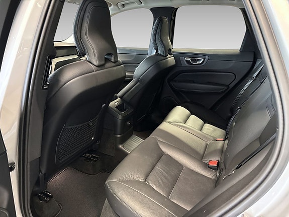 Volvo XC60 9 of 13