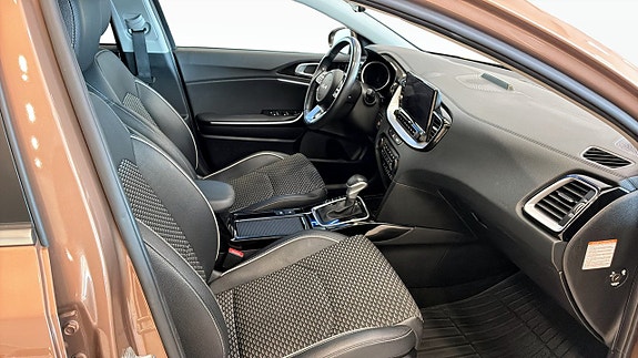 Kia Ceed 3 of 12
