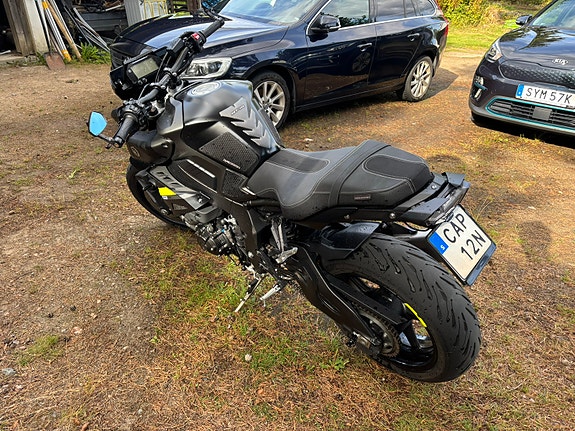 Yamaha MT-10 3 of 4