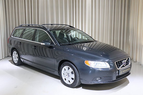 Volvo V70 2 of 27