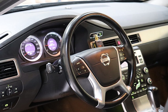 Volvo V70 14 of 27