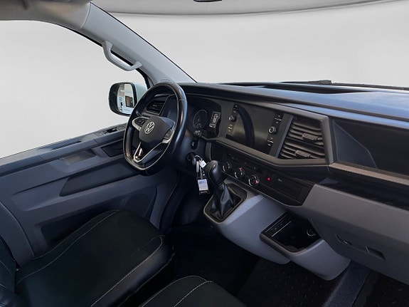 Volkswagen Transporter 12 of 17