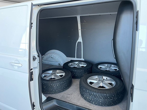 Volkswagen Transporter 15 of 17