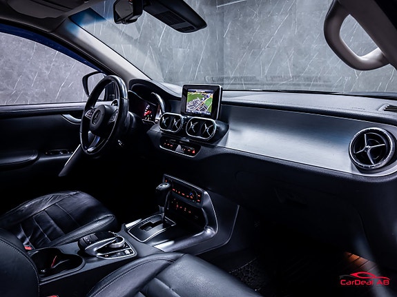 Mercedes-Benz X250 d 14 of 30