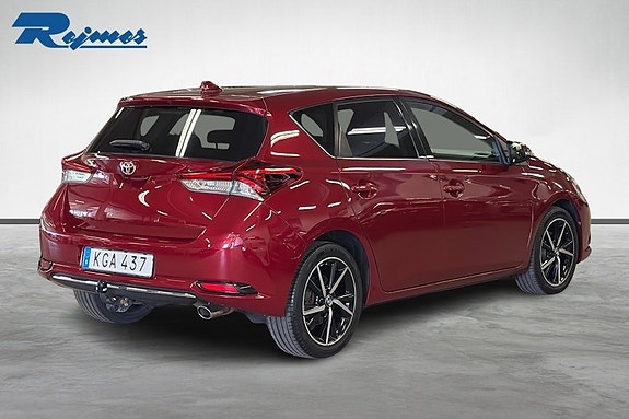 Toyota Auris 4 of 5