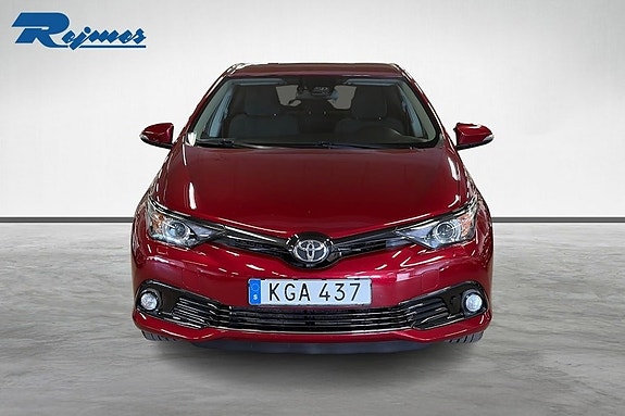 Toyota Auris 5 of 5